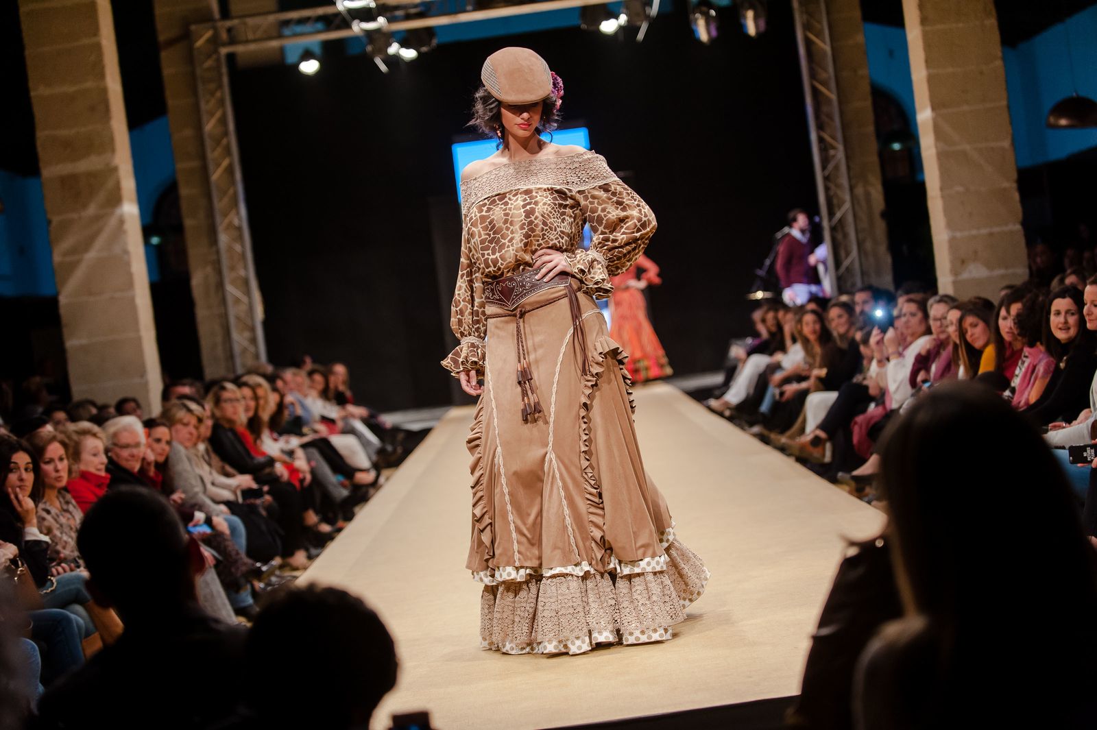 El desfile benéfico para la Hermandad del Rocío, en imágenes