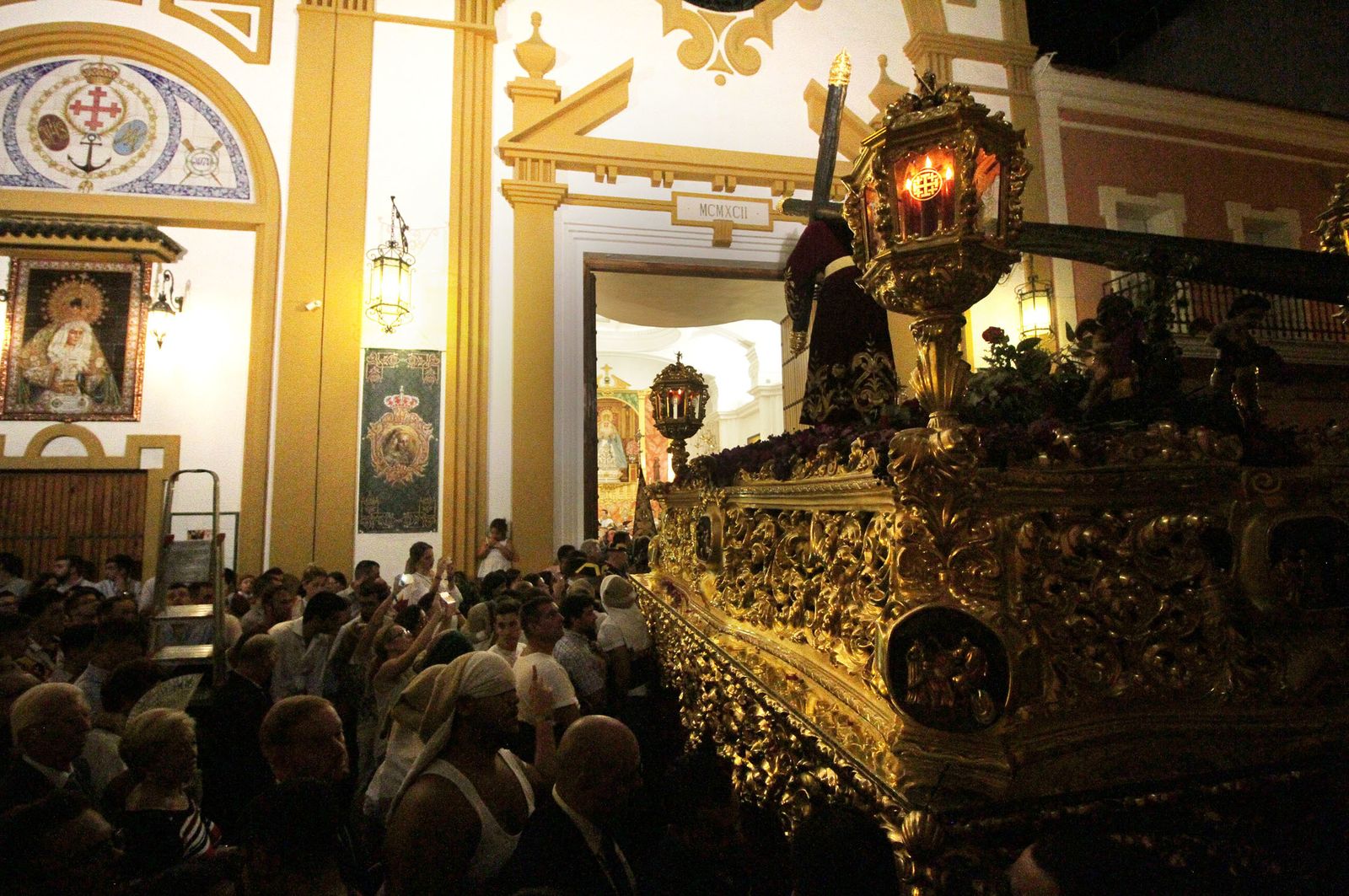 Imágenes del Señor de Pasión en la procesión del centenario de la hermandad