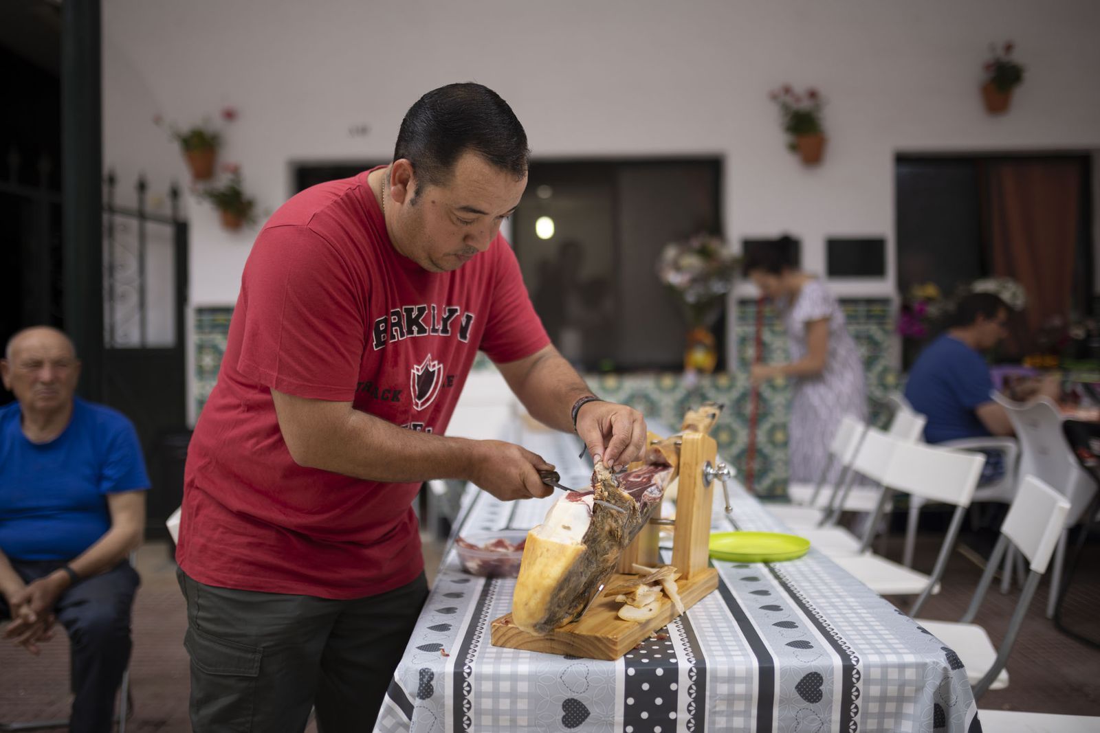 El Rocío 2023: Imágenes de ambiente en la aldea durante la presentación de las Hermandades