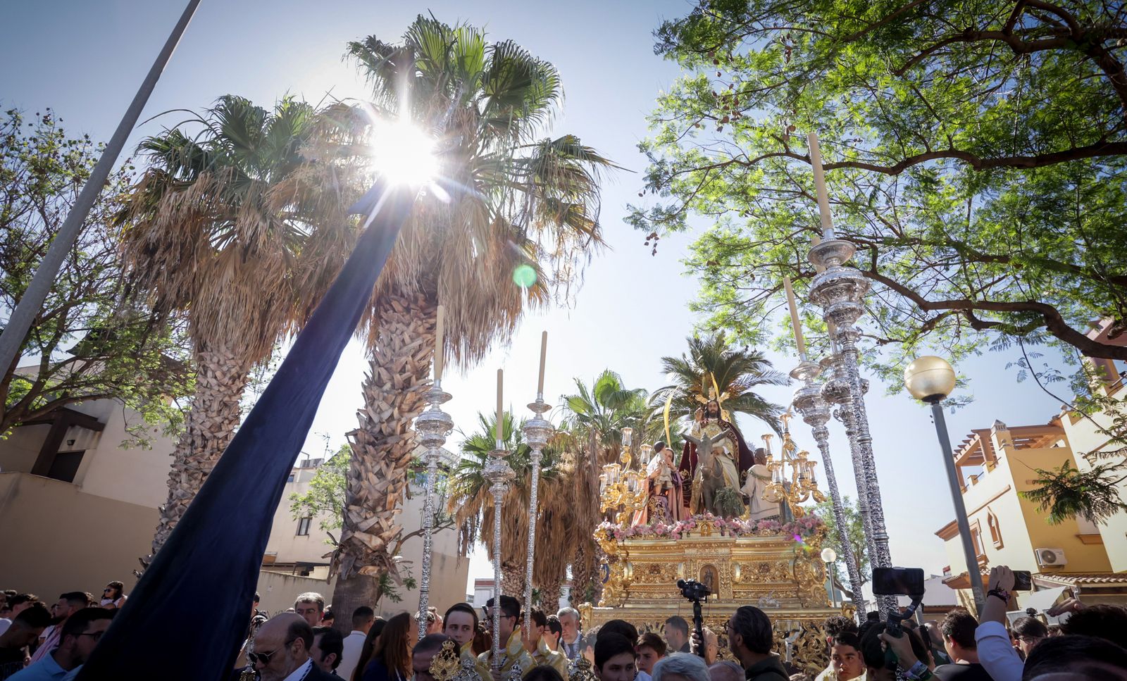 Imágenes de la procesión de Cristo Rey a su vuelta a la Escuela San José