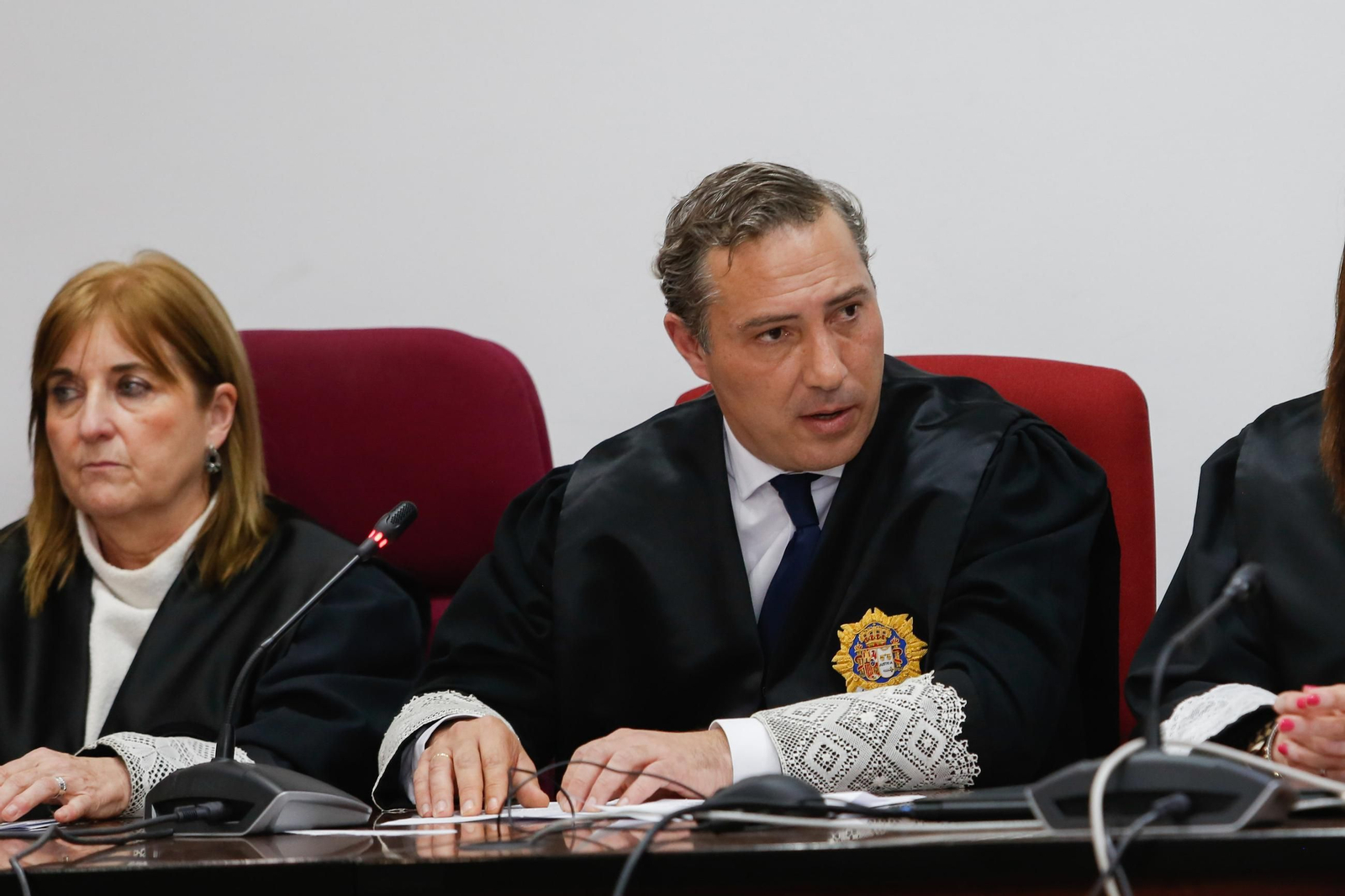 Fotos de la imposición de la Cruz de San Raimundo de Peñafort a la jueza María José Sanz Alcázar en Algeciras