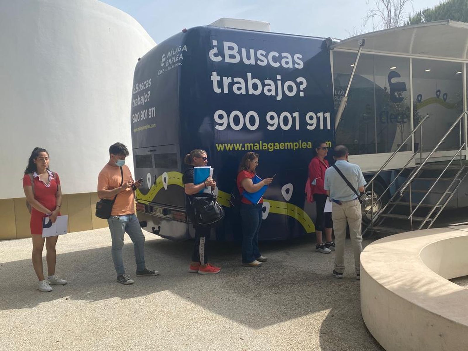 Varias candidatas y candidatos participan en el proceso de selección.