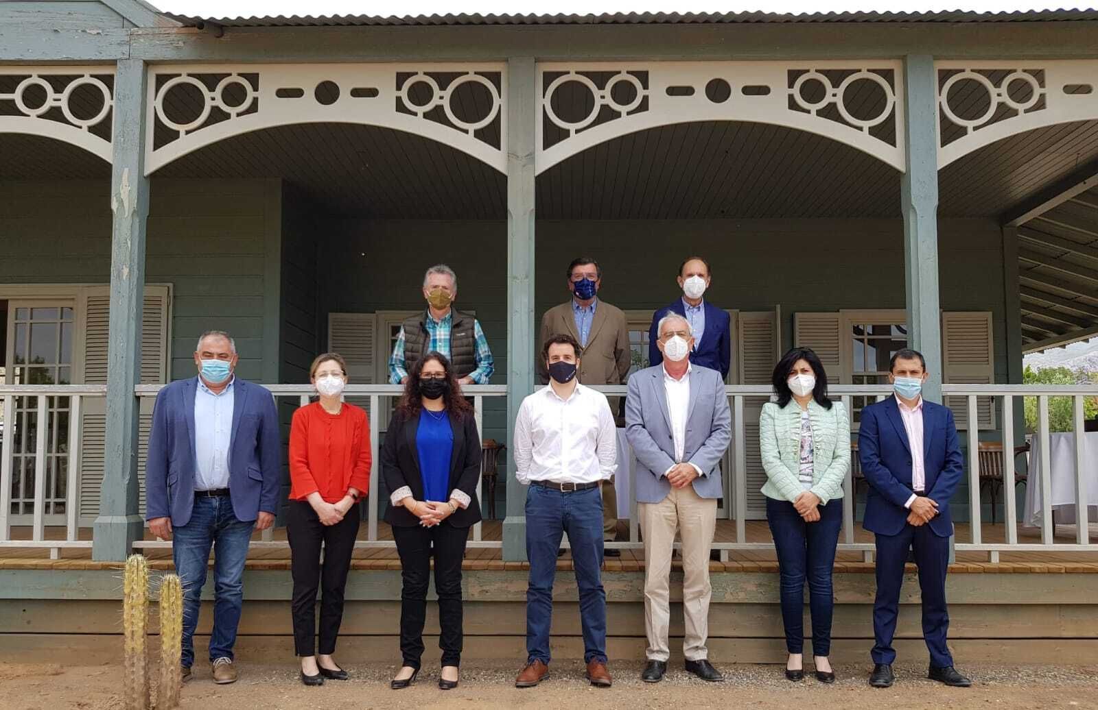 La Comisión Ejecutiva de Asempal en las instalaciones del Parque del Desierto de Tabernas Oasys Mini Hollywood.