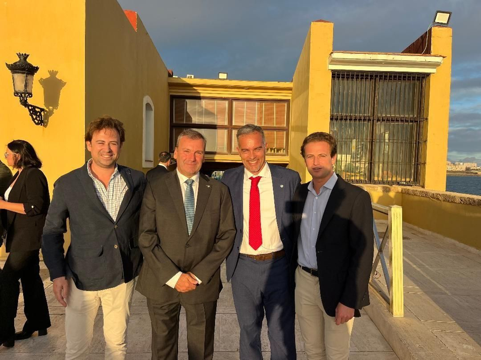 Guillermo Macpherson, Rafael Fernández, Daniel y Gonzalo Macpherson.