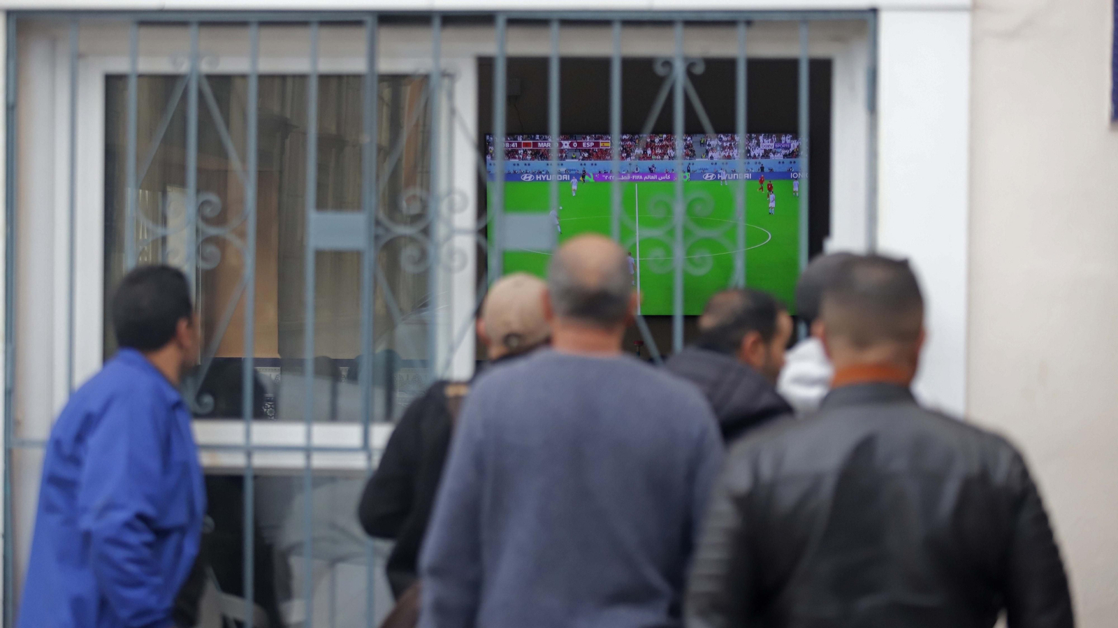 Fotos del ambiente durante el Marruecos - España en Algeciras