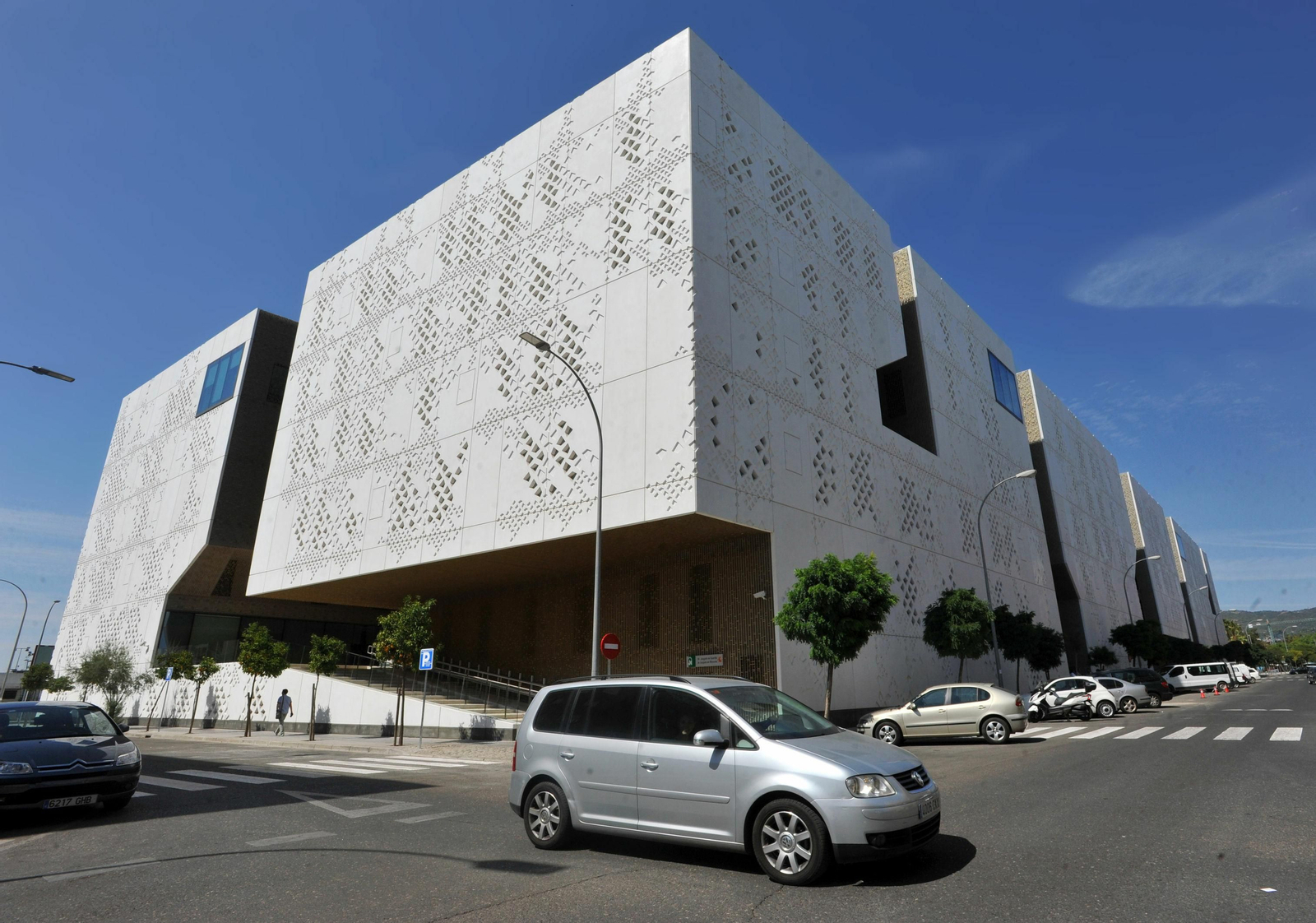 Fachada de la Ciudad de la Justicia.