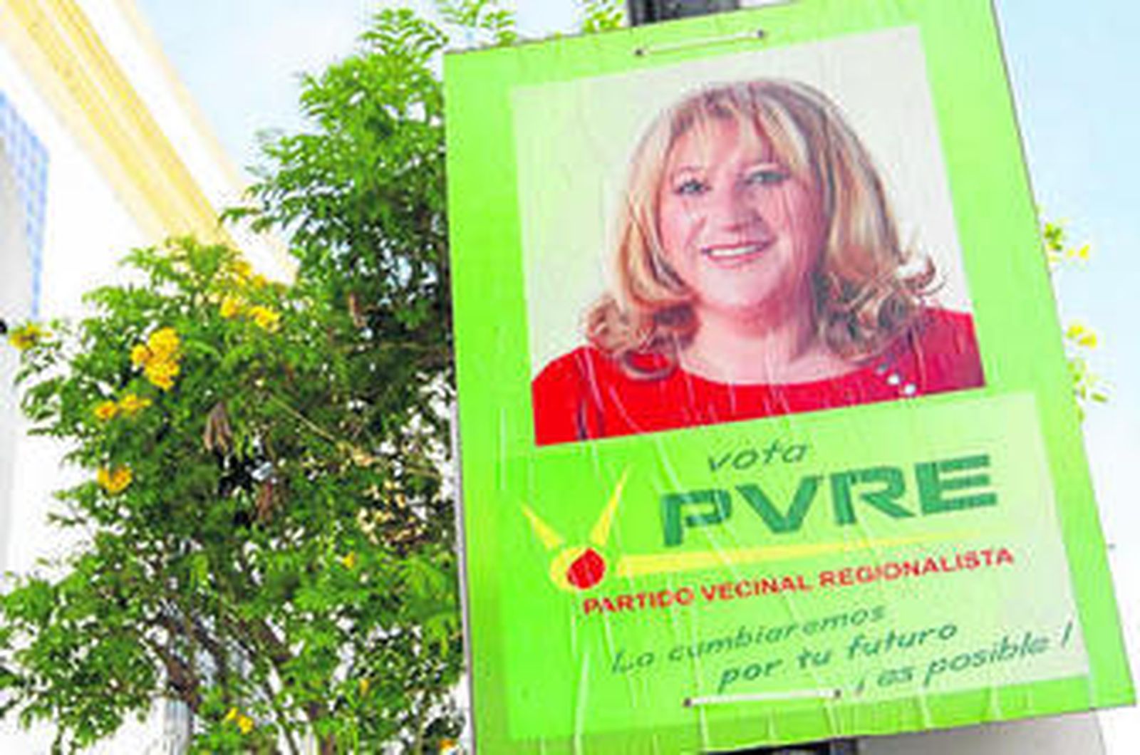 Uno de los carteles de la formación vecinal en la calle La Plaza.