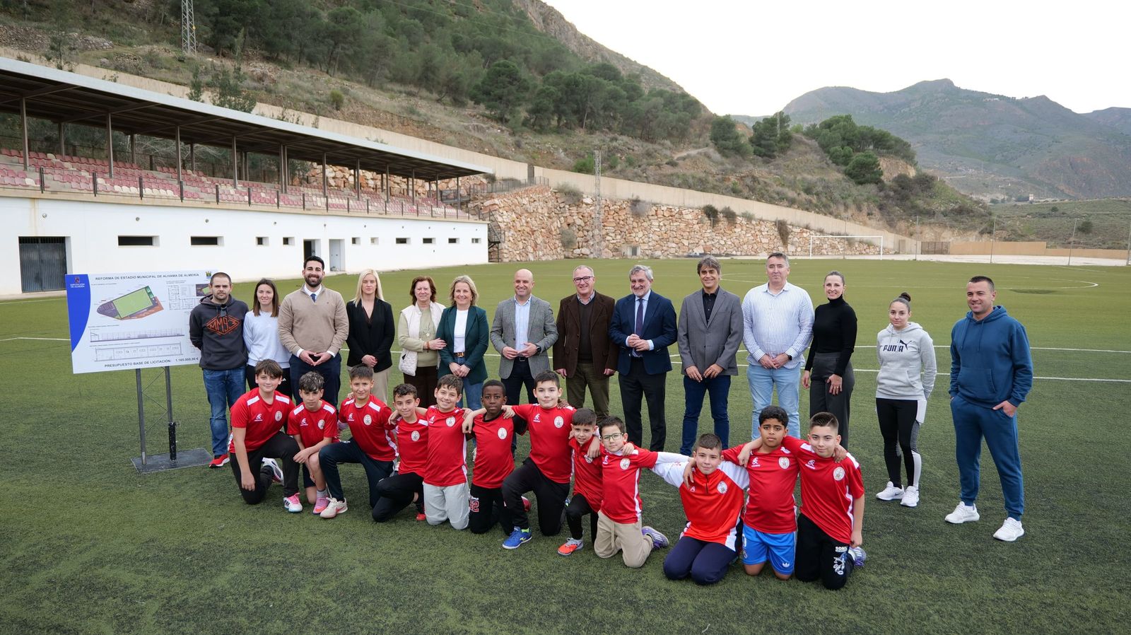 Presentación del proyecto del campo de fútbol de Alhama.