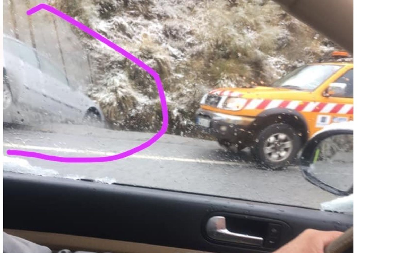 Borrasca Gloria en Granada: caos circulatorio en Sierra Nevada por la nieve