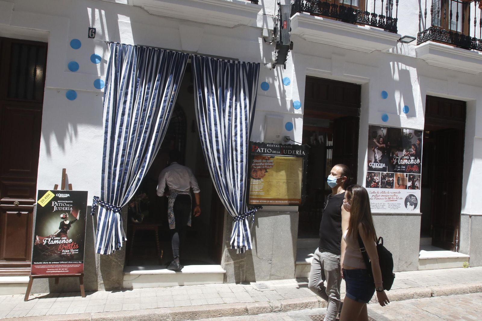 El decorado y el ambiente de Feria en el Centro de Córdoba y la Judería, en fotografías