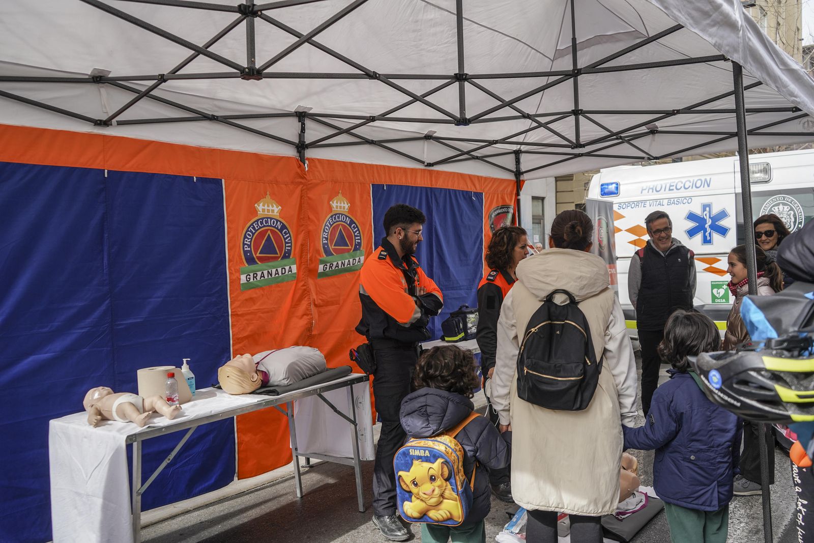 El Día Sin Coche llena de ciudadanos la Gran Vía de Granada