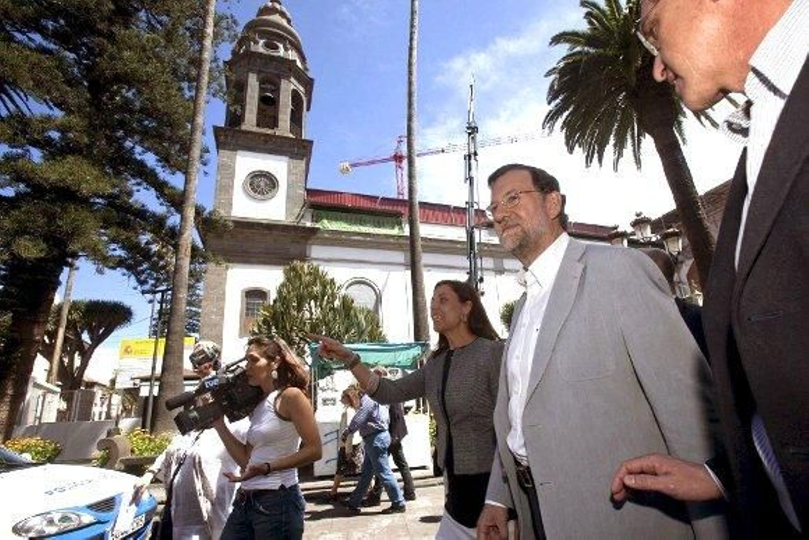 Rajoy sobre Matas: "Le deseo lo mejor y que demuestre su inocencia, si puede"