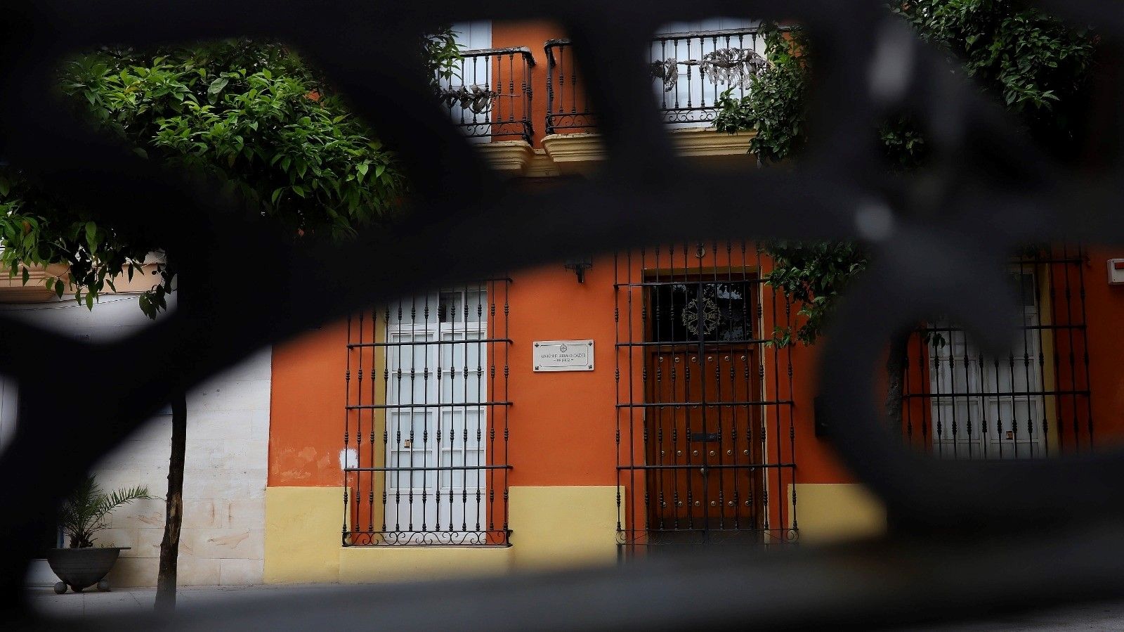 Exterior de la sede de la Unión de Hermandades en la calle Curtidores.