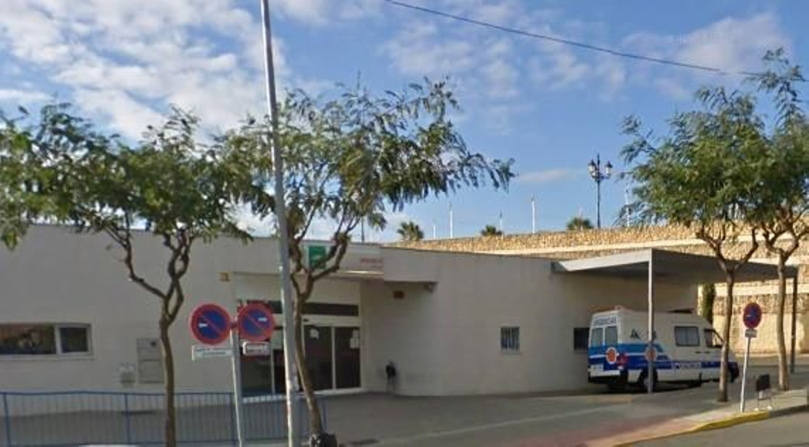 Fachada del centro de salud de Aljaraque