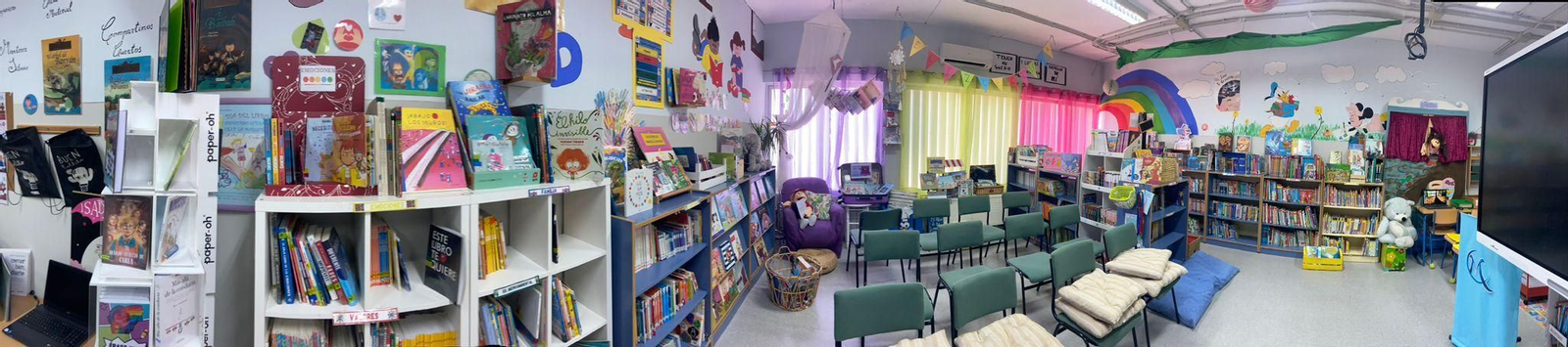 Imagen apaisada de la biblioteca de La Marquesa.