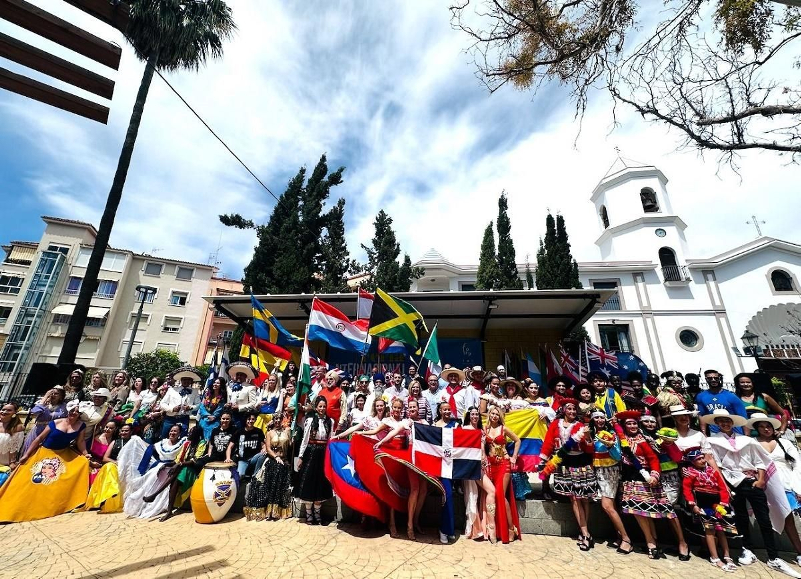 La presentacion de la Feria Internacional de los Países. La presentacion de la Feria Internacional de los Países.