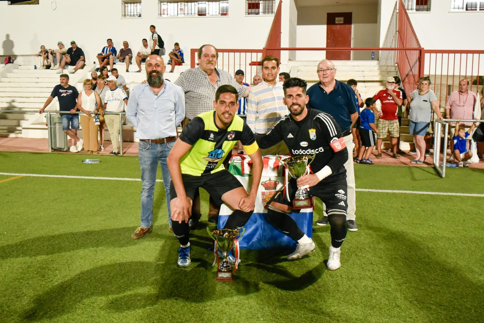 Las imágenes del triunfo del Xerez CD en el Trofeo Andrés Chacón
