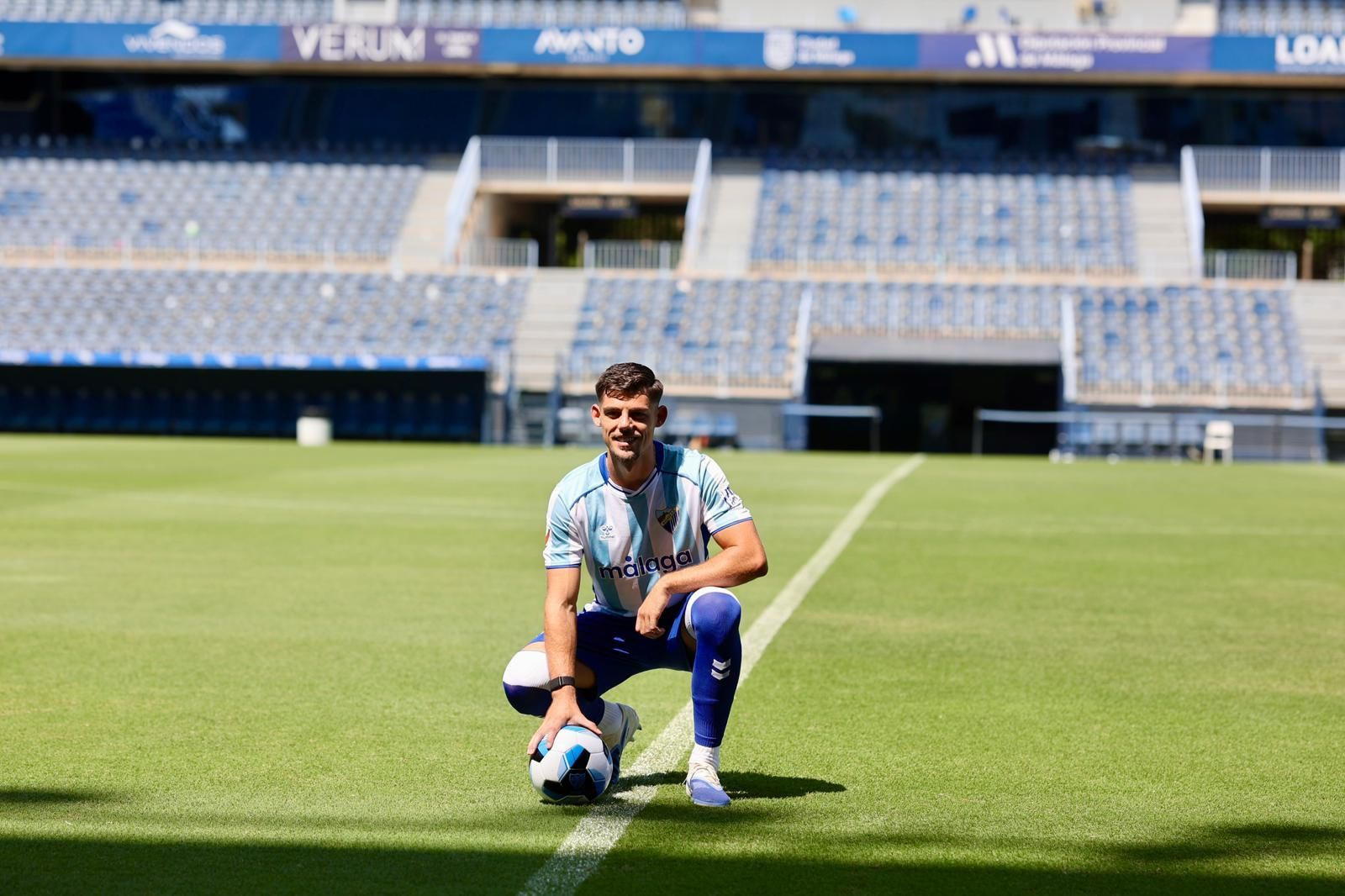 La presentación de Javi Montero como malaguista, en fotos