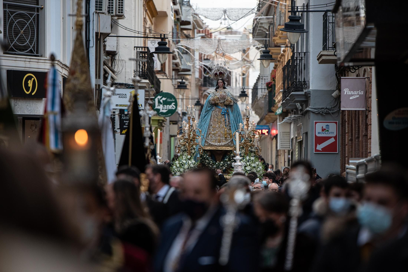 Imágenes de la Inmaculada Concepción procesionando por las calles de Huelva