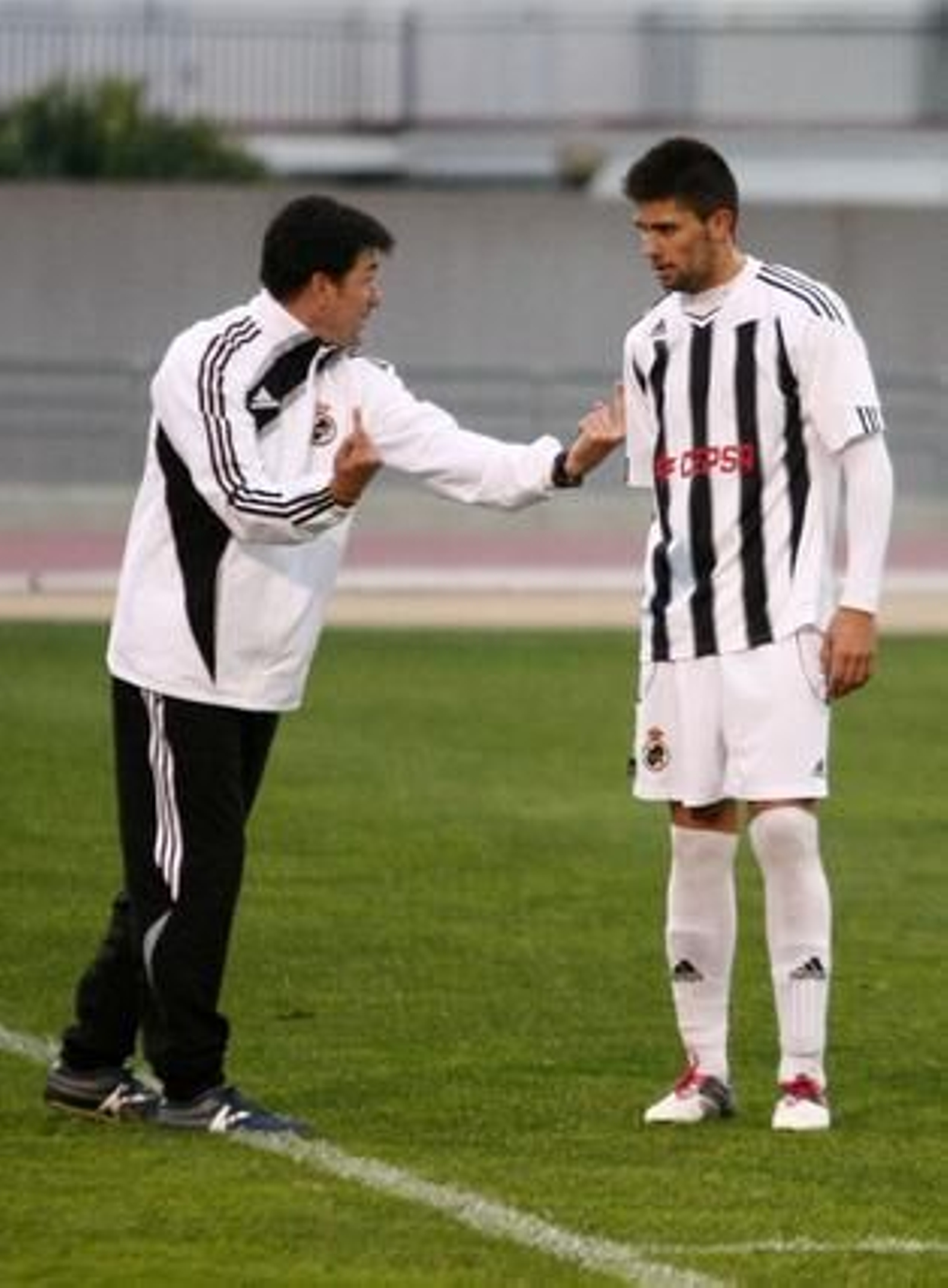 La Balona gana en Ayamonte y se pone líder provisional a la espera de lo que haga el Pozoblanco./Fotos:Alberto Domínguez

Foto: Alberto Dominguez