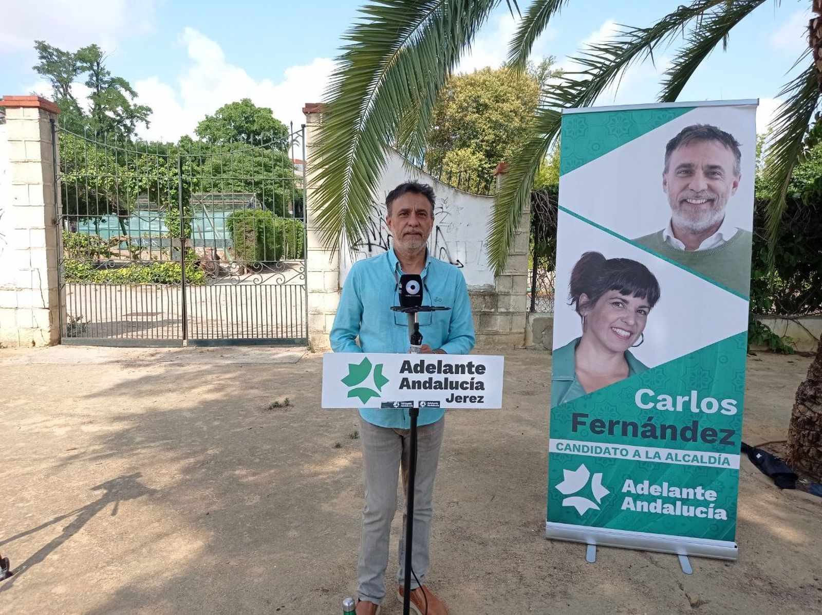 Carlos Fernández, de Adelante Andalucía de Jerez, ante el vivero municipal