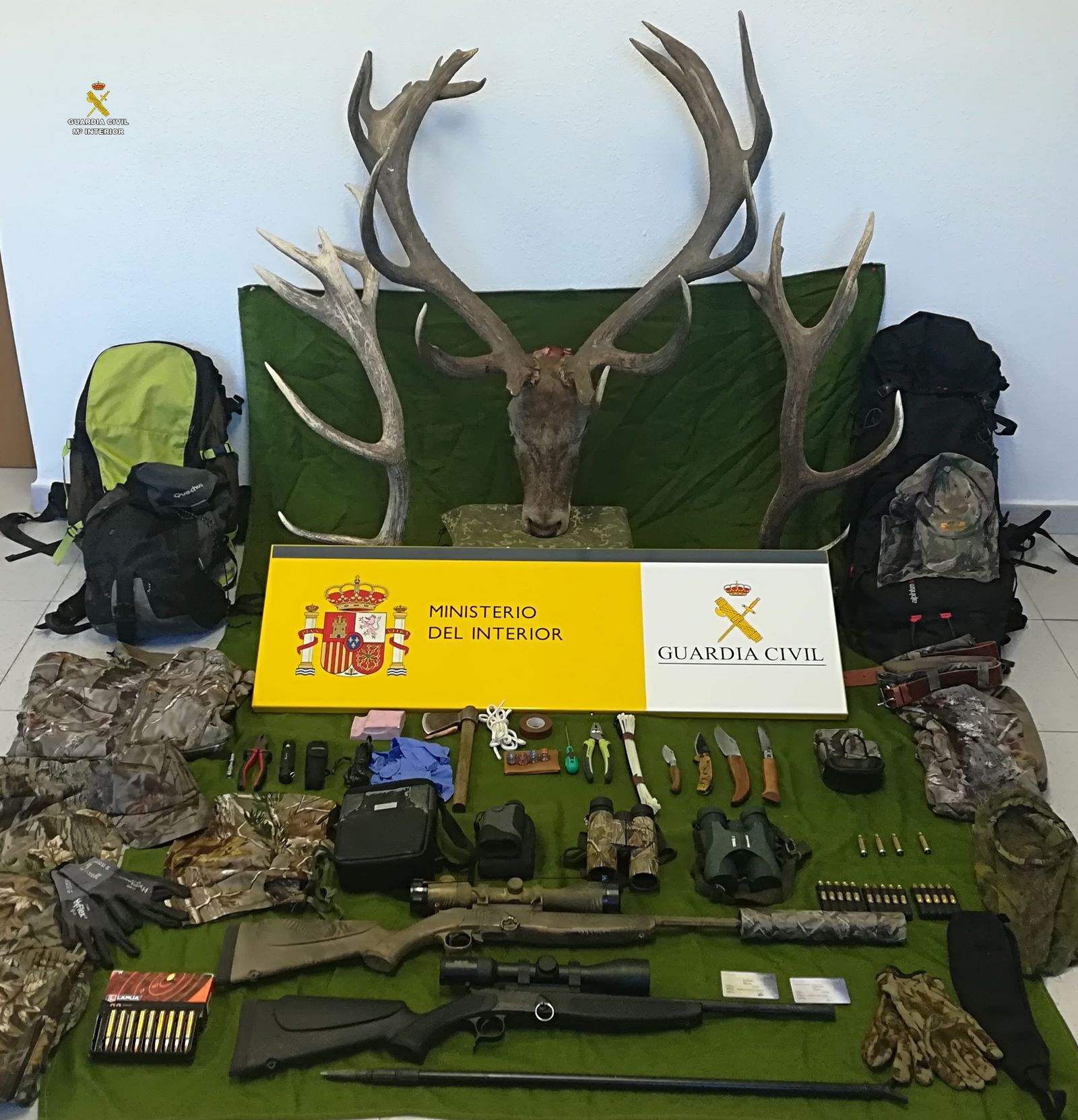 Los enseres requisados a los detenidos