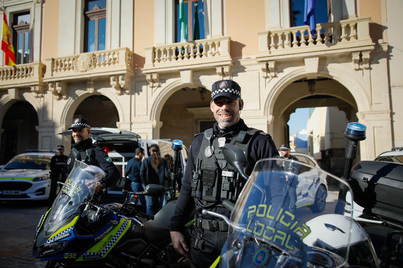 Presentación vehículos y motos policía local en imágenes