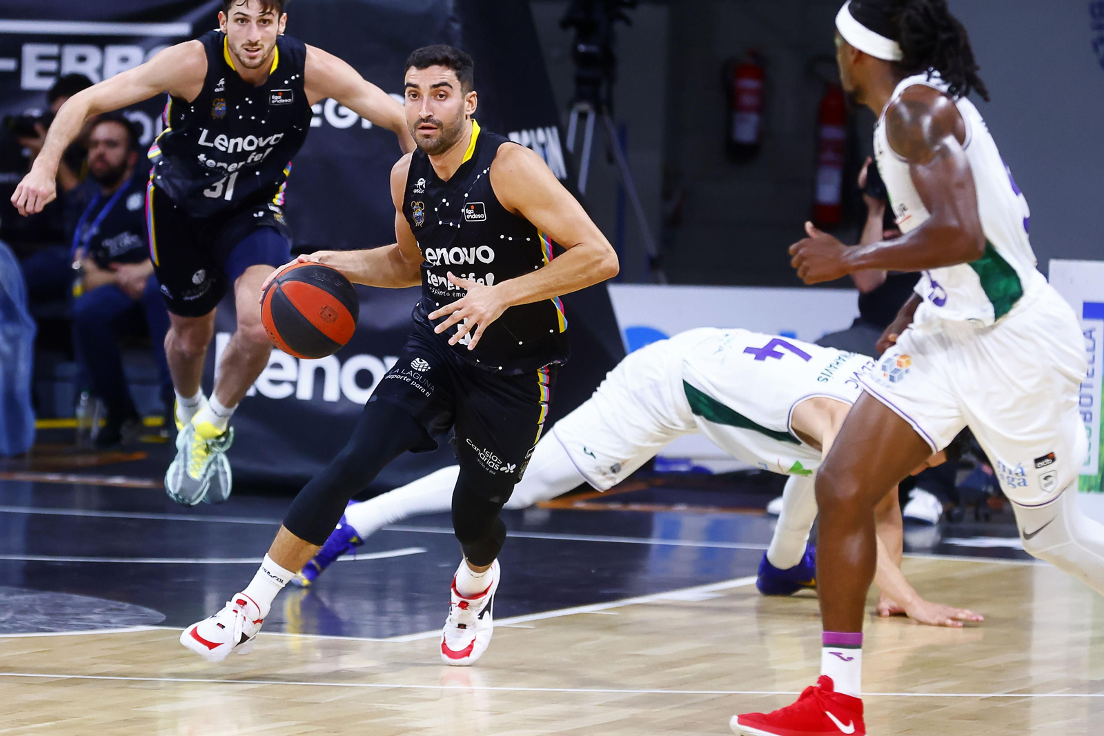El Lenovo Tenerife - Unicaja, en fotos