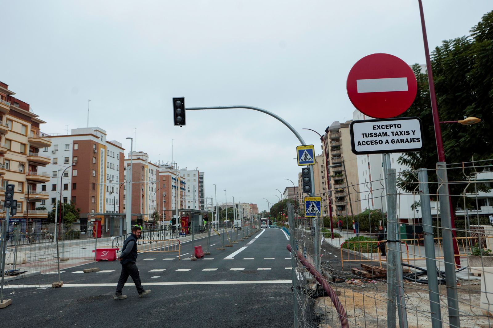 La avenida San Francisco Javier reabre este viernes con todos sus carriles operativos