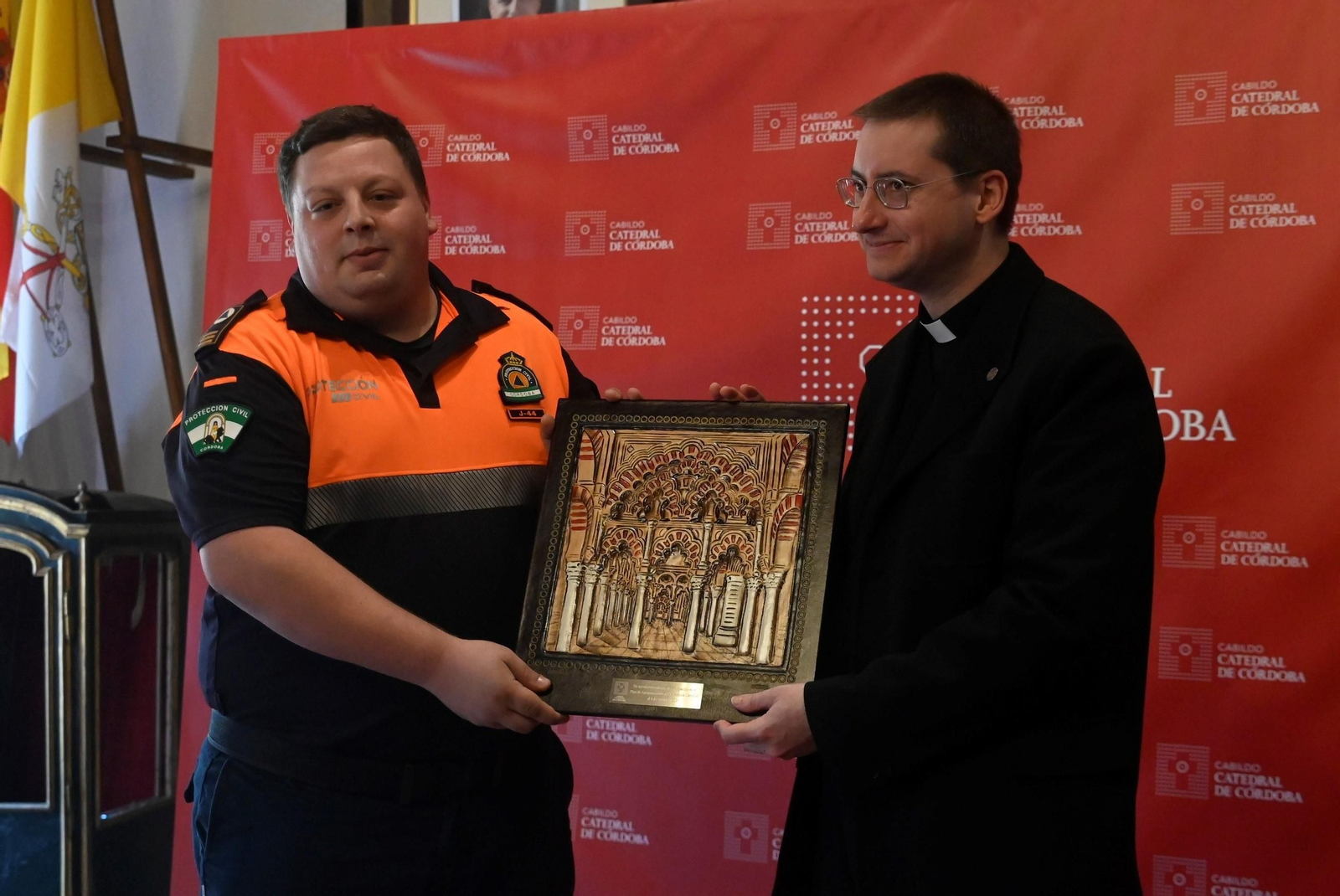 El reconocimiento a quienes lucharon contra el incendio de la Mezquita de Córdoba, en imágenes