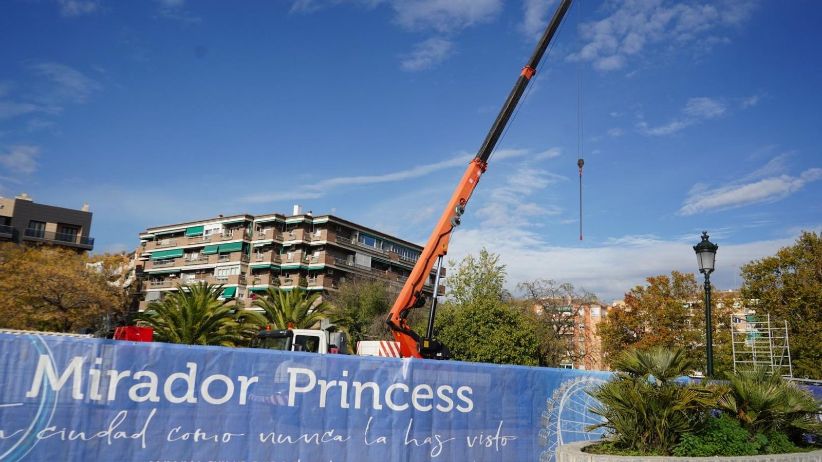 El montaje de la estructura está en sus primeros momentos.