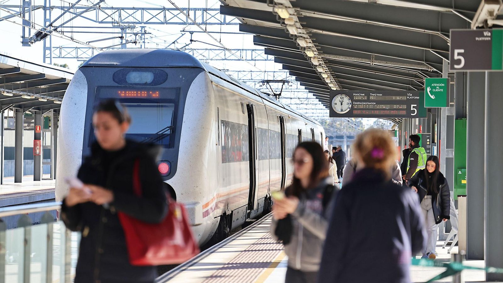 Andén de la estación de tren de Huelva.