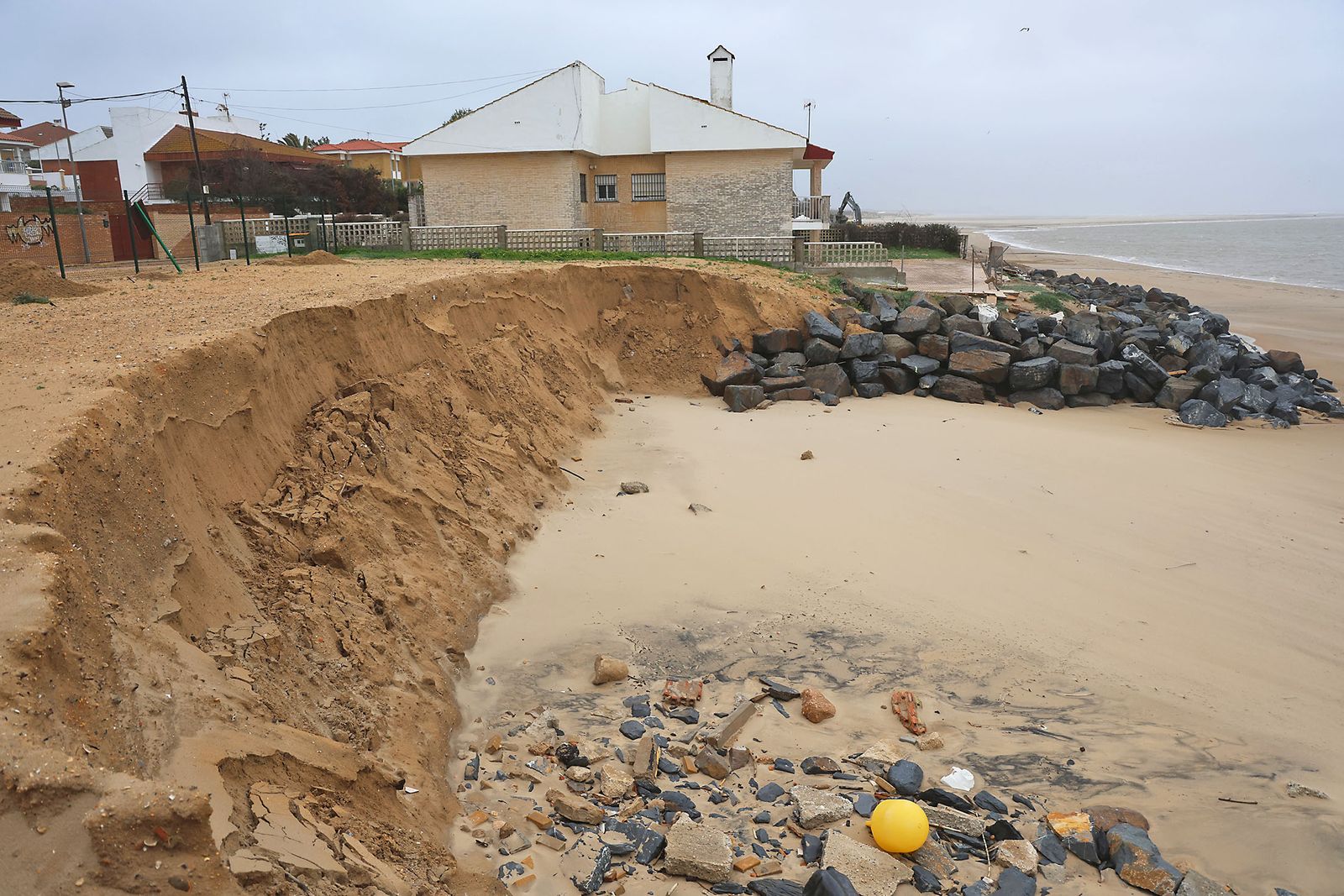 Las fotografías de los imponentes daños ocasionados por la borrasca Leonardo en El Portil