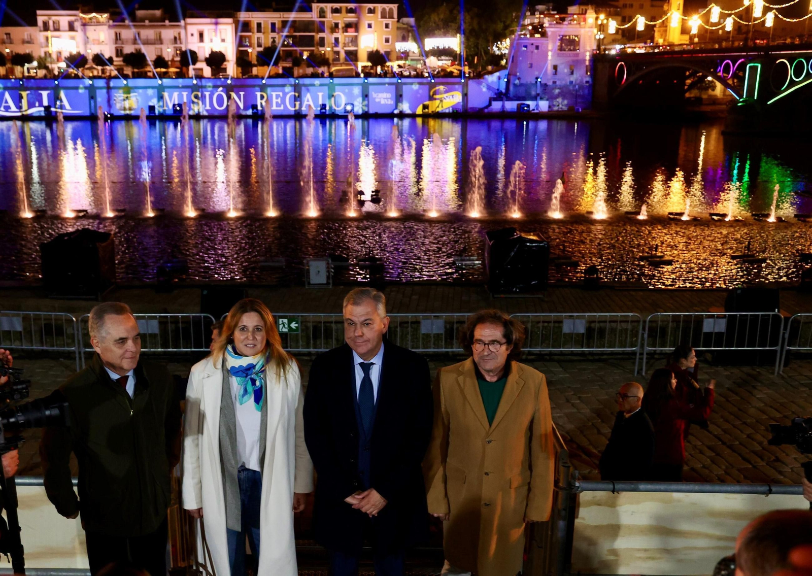 Así es la nueva edición de 'Navigalia': las fotos del espectáculo en el río