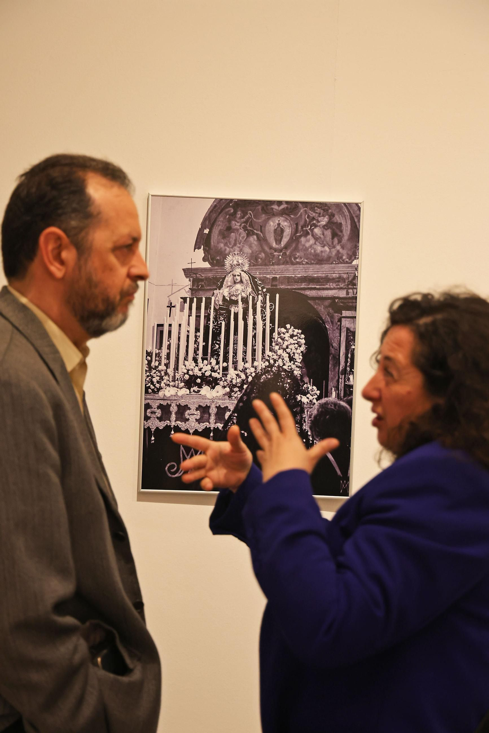 Inauguración de la Exposición de fotografías Huelva, provincia cofrade de Huelva Información en la Diputación de Huelva