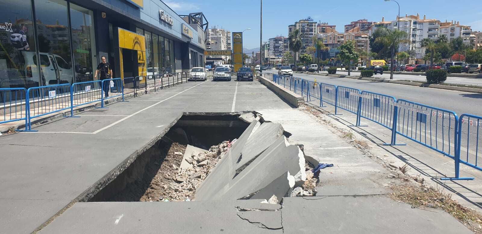 El socavón que se ha abierto en la Avenida de Velázquez