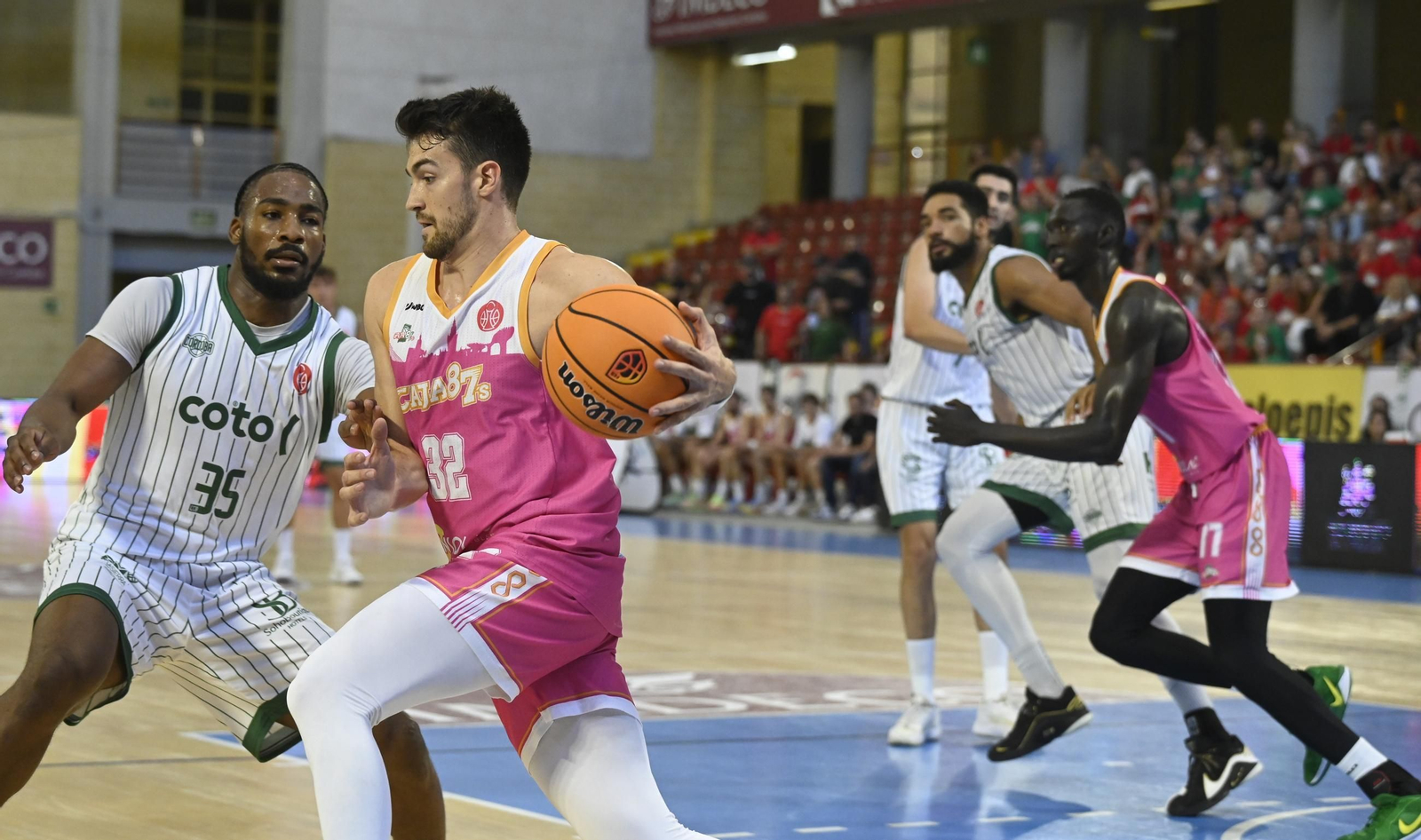 Las mejores fotos del Coto Córdoba - Caja 87 de la Copa de España en Vista Alegre