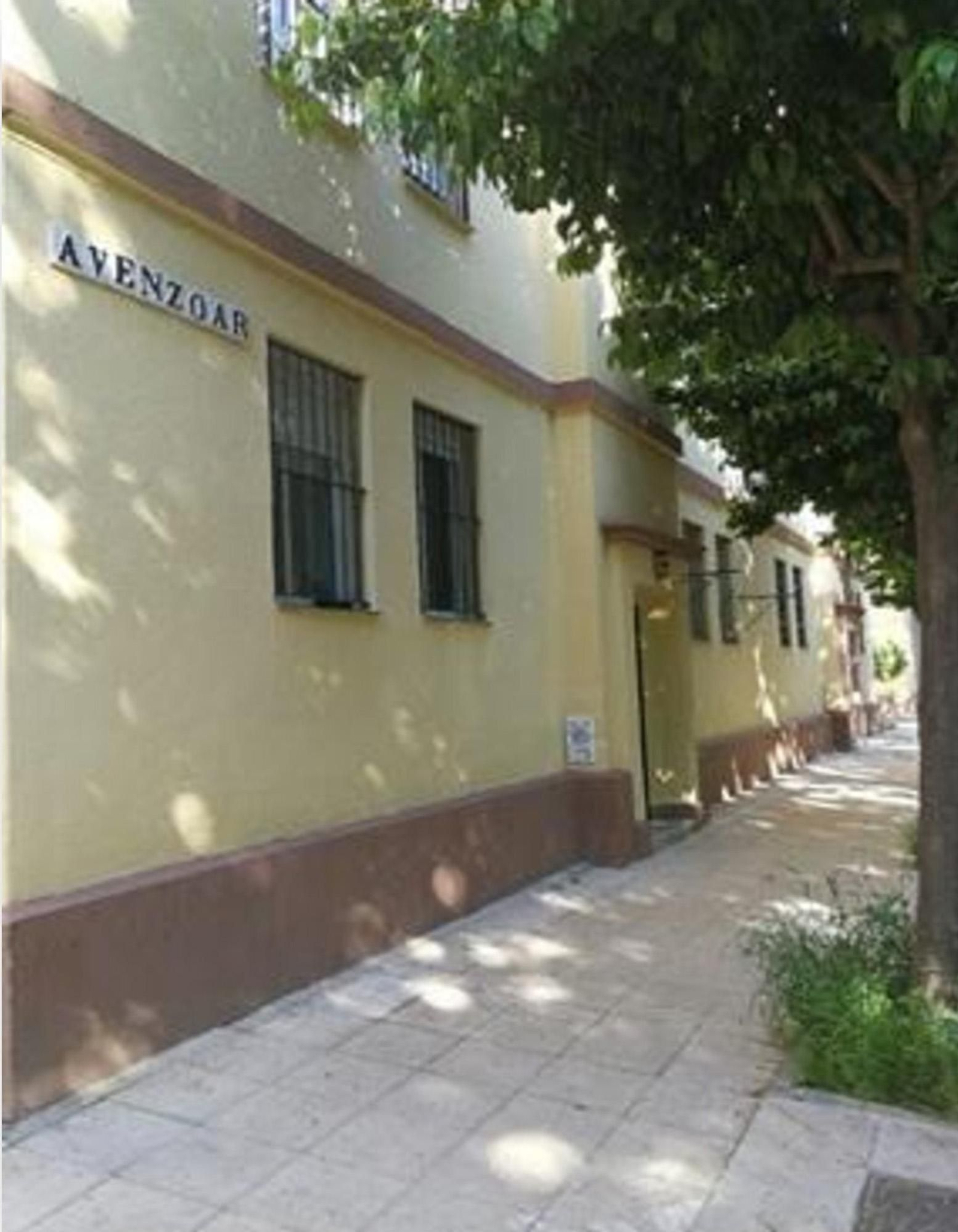 La calle dedicada a Avenzoar en el distrito Macarena.