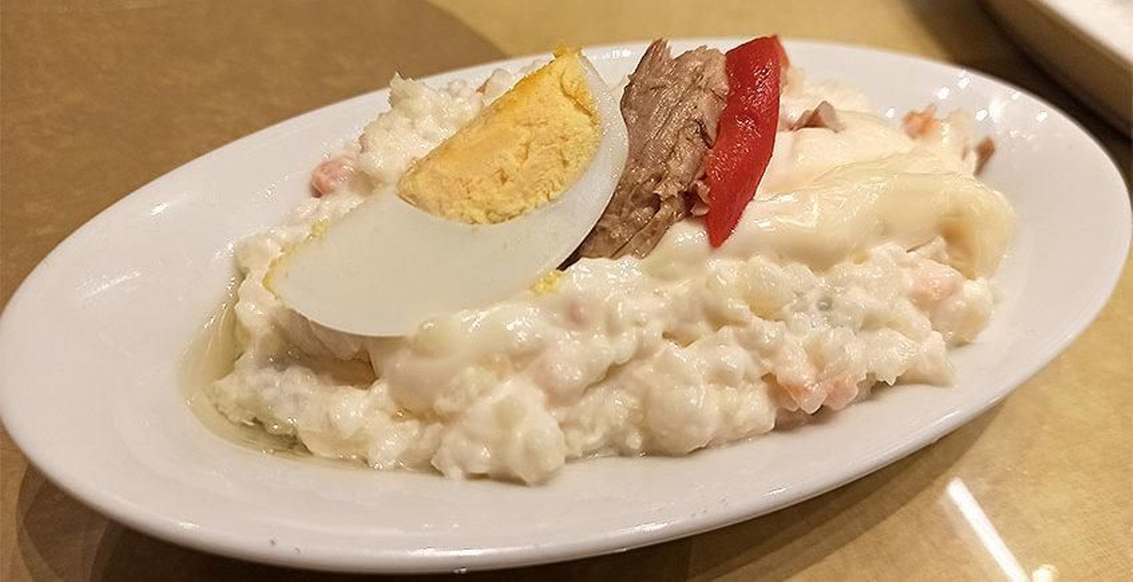 Un plato de ensaladilla