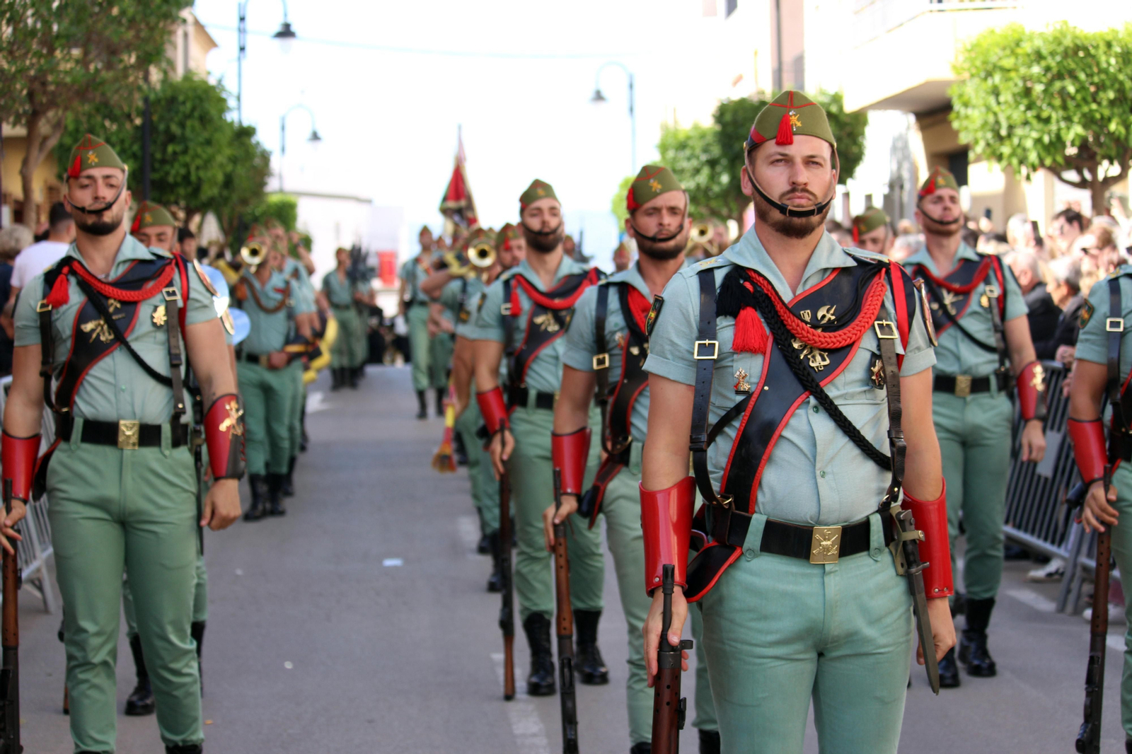 Las imágenes de la Subida de Jesús y la procesión del Viernes Santo por la mañana en Vera
