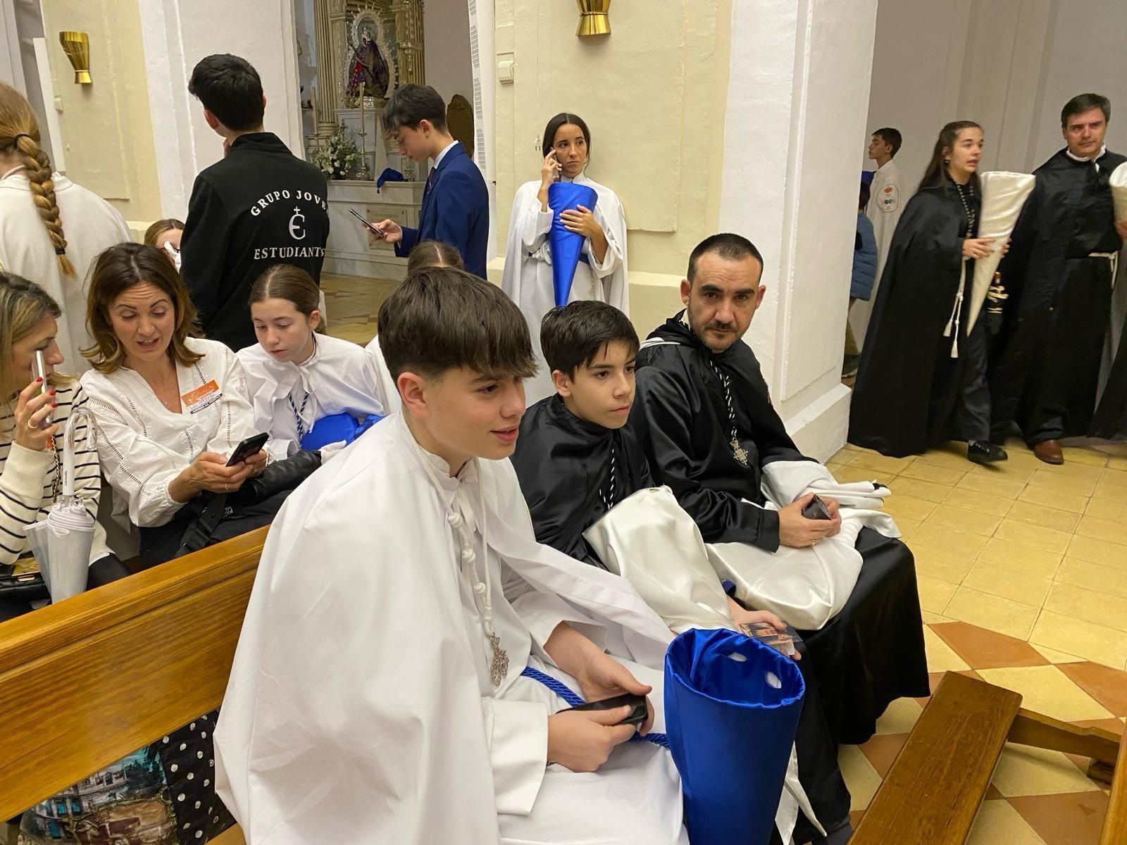 En imágenes: La lluvia suspende el Lunes Santo en cuestión de horas