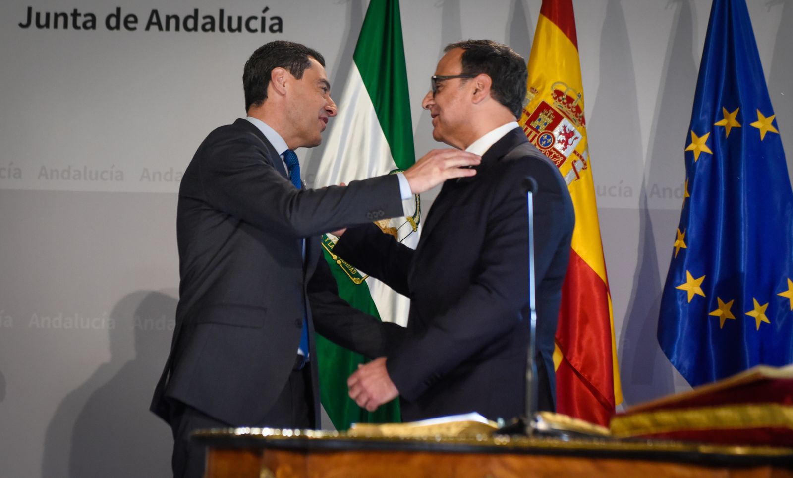 El rector de la Universidad de Almería, José Joaquín Céspedes, ha tomado posesión de su cargo