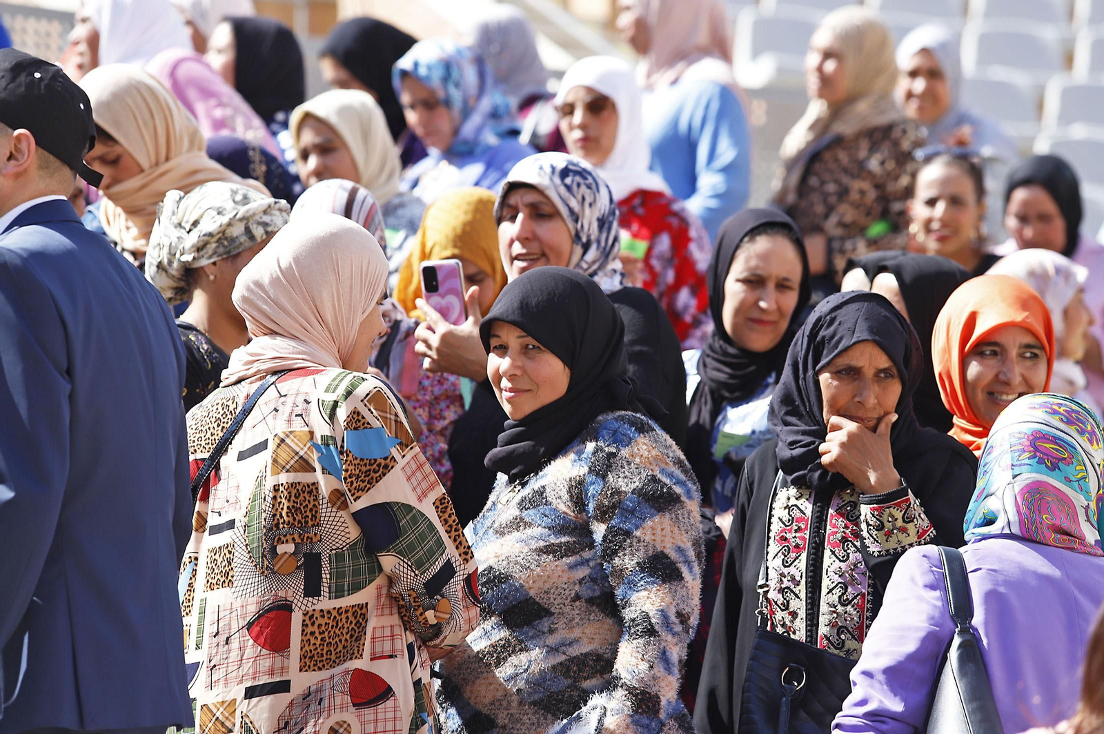 Imágenes de la entrega de los diplomas a las mujeres que han participado en el programa Wafira. Imágenes de la entrega de los diplomas a las mujeres que han participado en el programa Wafira.