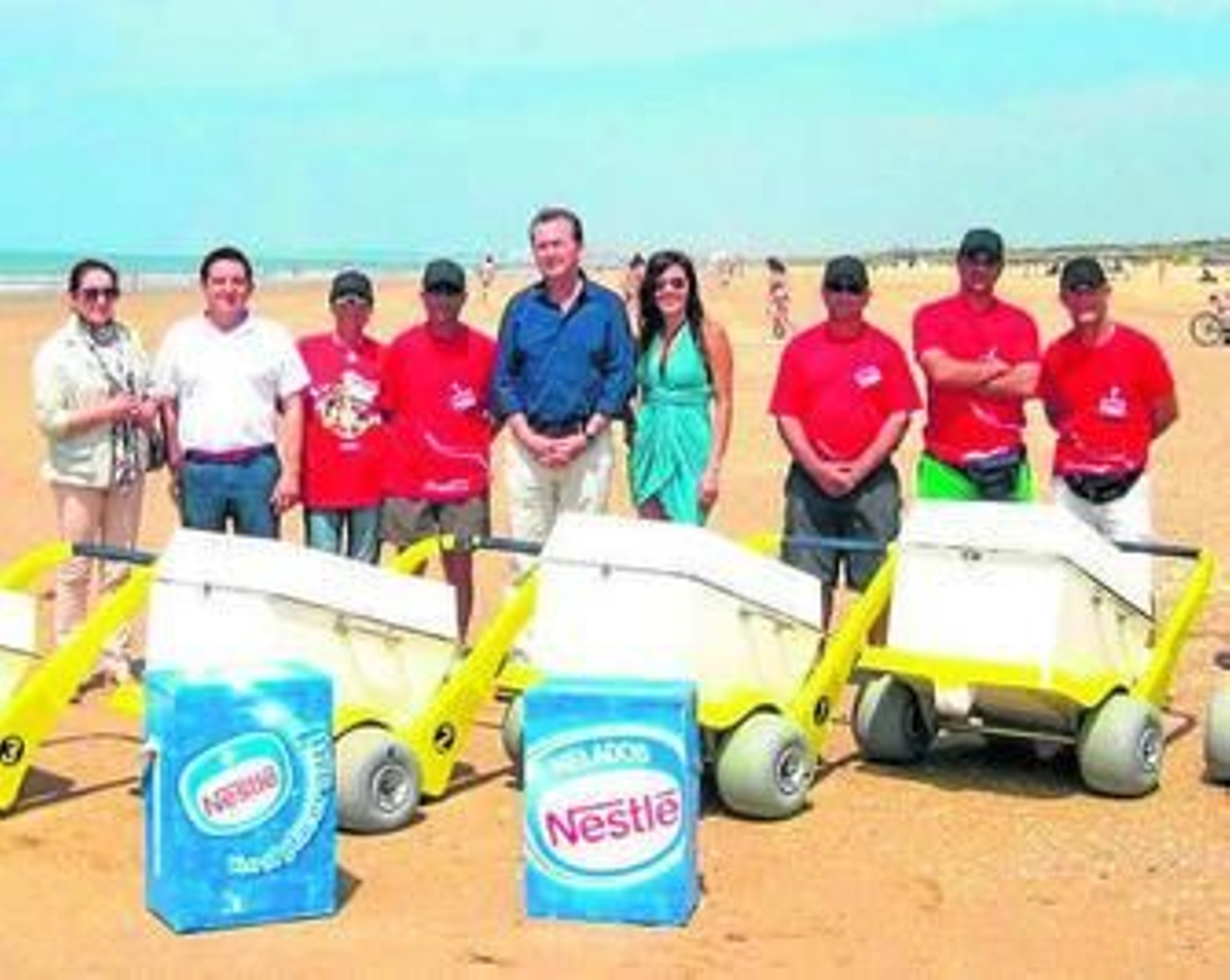 El alcalde de Punta Umbría, en la presentación de la empresa el pasado verano.