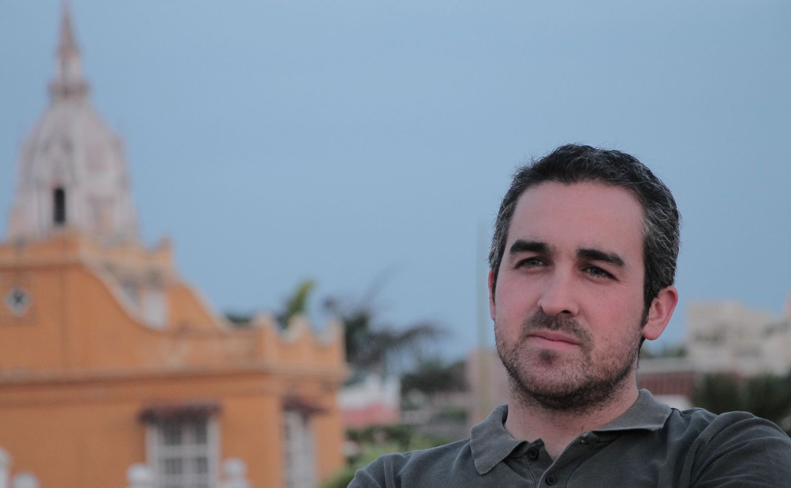 Lucas Ariza es actualmente profesor del Departamento de Arquitectura de la Universidad de Los Andes, en Bogotá.