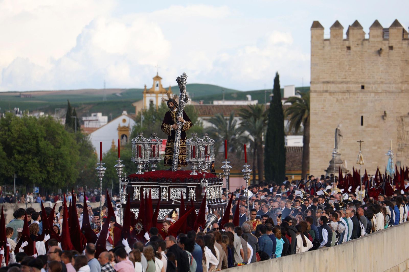 La procesión de la Vera-Cruz en este Domingo de Ramos de Córdoba, en imágenes