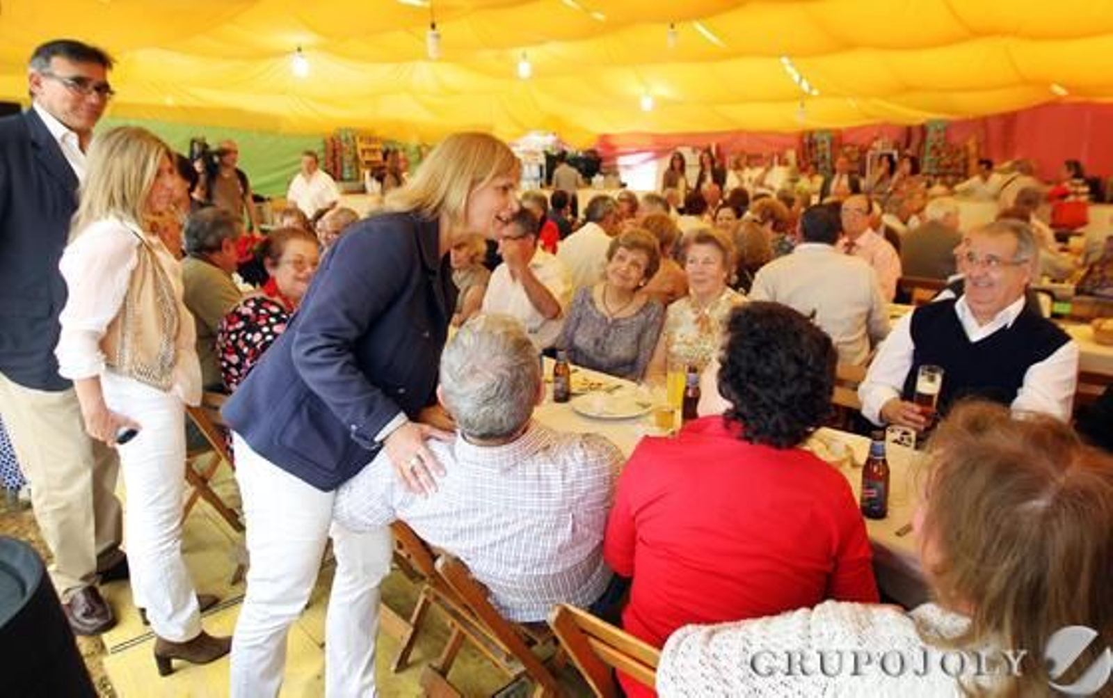 García-Pelayo, ayer, durante su visita a la Caseta de los Mayores.

Foto: Miguel Angel Gonzalez