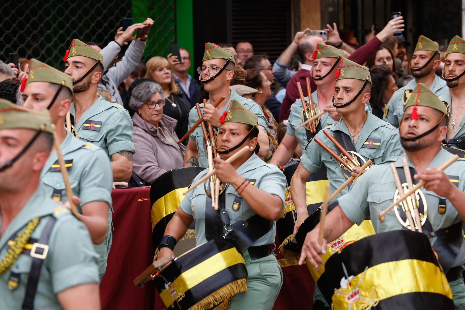 Fotos del Lunes Santo en Algeciras: La legión