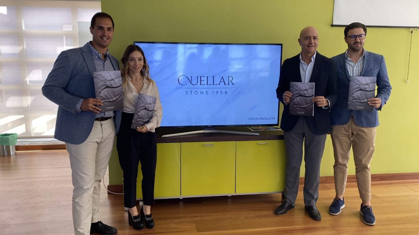 Paco Martínez Cruz, director de Digitalización; Thea Selvaggi, directora de Marketing; Diego Martínez Cano, presidente ejecutivo de Cuellar Stone; y Diego Martínez Cruz, director comercial de la compañía