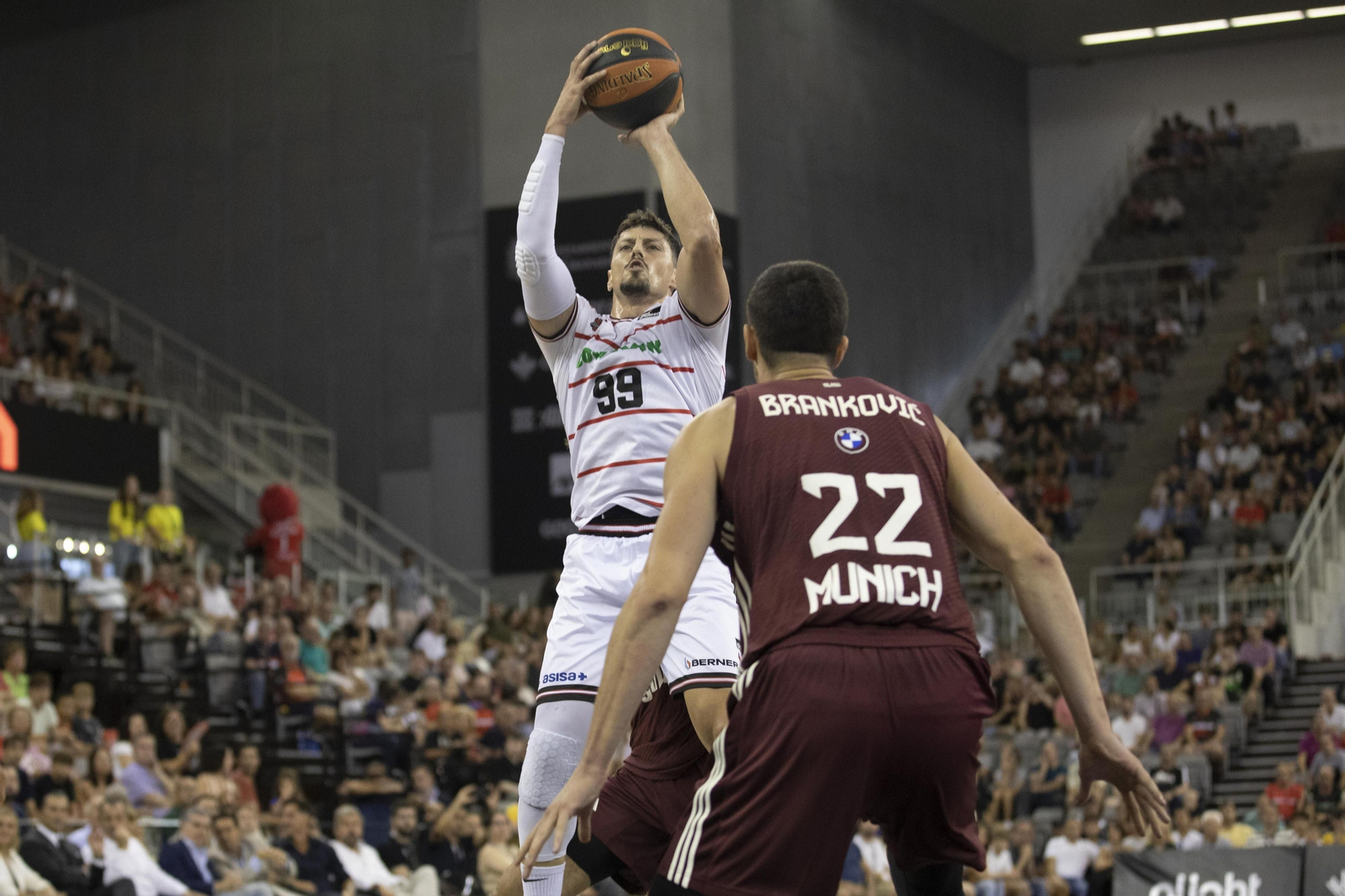 Las mejores imágenes del Covirán Granada-Bayern de Múnich